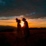 Prečo nás spoločné koníčky nespájajú tak, ako si myslíme: Ako sa koníčky stávajú poľom skrytej rivality preco-nas-spolocne-konicky-nespajaju-tak-ako-si-myslime-ako.jpg